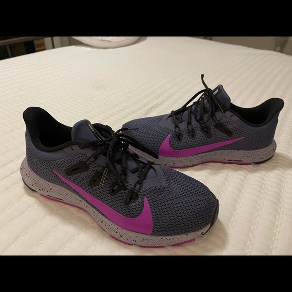 Women’s Nike Quest Running Shoes - Picture 3 of 5